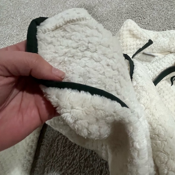 Women’s small MSU Columbia fuzzy zip up jacket-size small - Picture 4 of 5